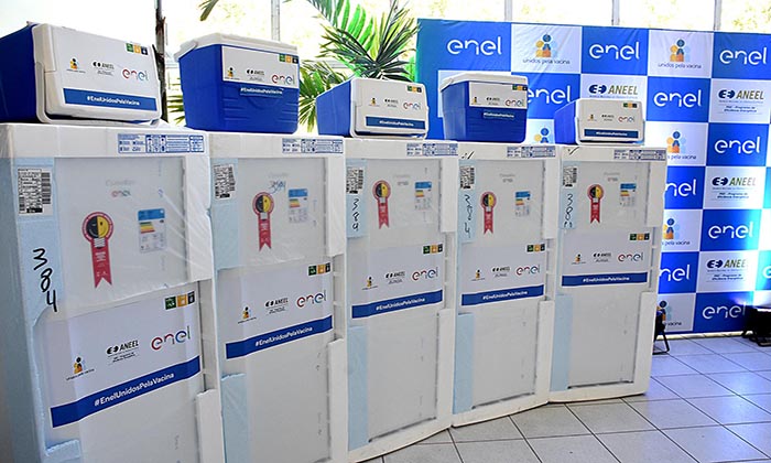 Capa da notícia: Angra recebe equipamentos para armazenamento de vacinas