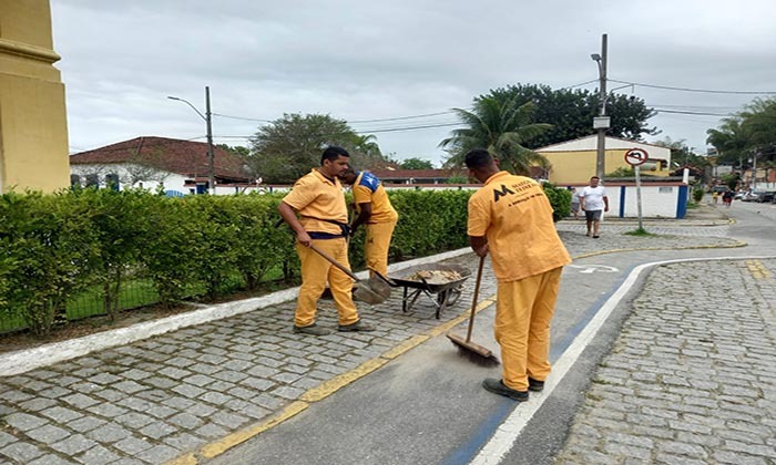Capa da notícia: Força-tarefa para limpeza de ralos