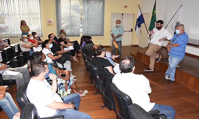 Capa da notícia: Prefeitura reúne servidores para explicar ação movida por MP