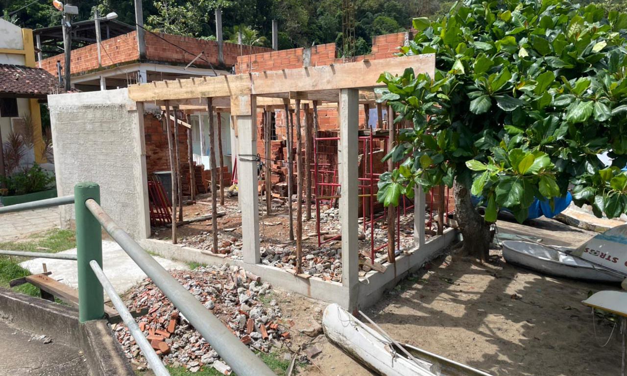 Capa da notícia: Polícia flagra construção irregular na Ilha Grande
