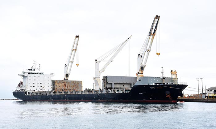 Capa da notícia: Porto de Angra é reativado para carga de exportação