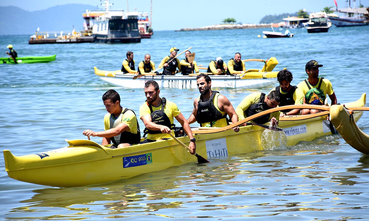 Capa da notícia:  Final de semana esportivo agita a Praia do Anil