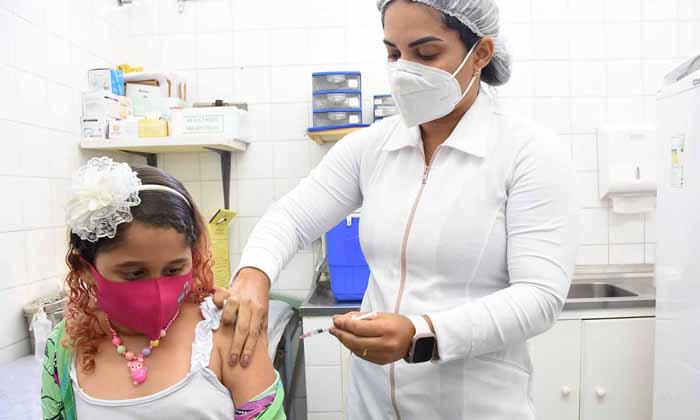 Capa da notícia: Angra inicia vacinação infantil contra a covid-19