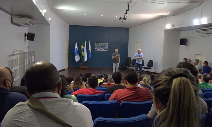 Capa da notícia: Prefeito recebe novos integrantes do governo e pede empenho
