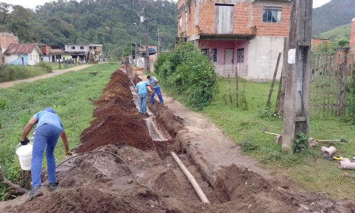 Capa da notícia: Parque Mambucaba ganha mais de 4 km de rede de água