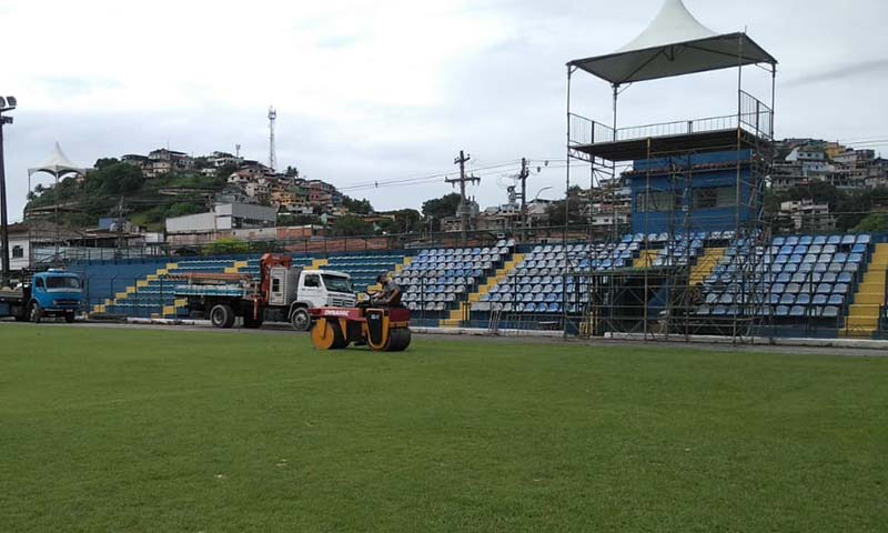 Capa da notícia: Estádio Municipal sediará jogo da 1ª divisão no domingo