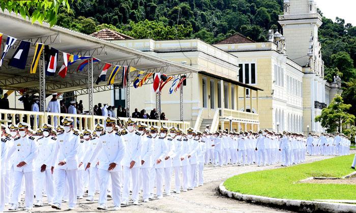 Capa da notícia: Prefeitura presente na troca de comando do Colégio Naval