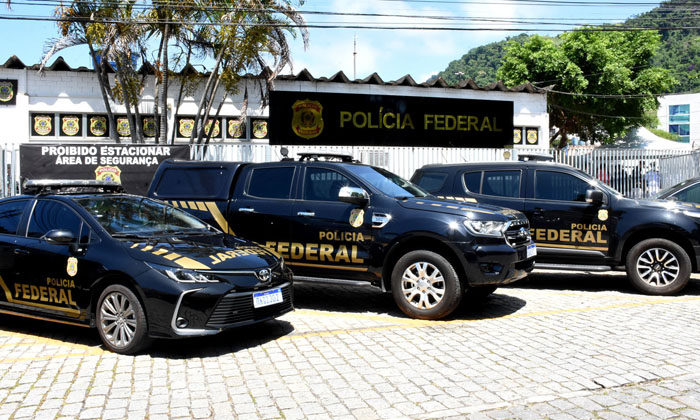 Capa da notícia: Angrenses já podem tirar passaporte na cidade
