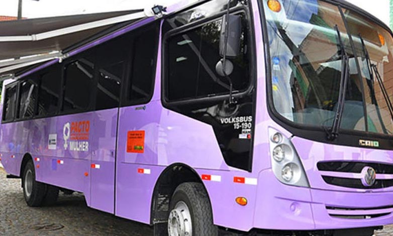 Capa da notícia: Ônibus Lilás realiza atendimentos em Angra
