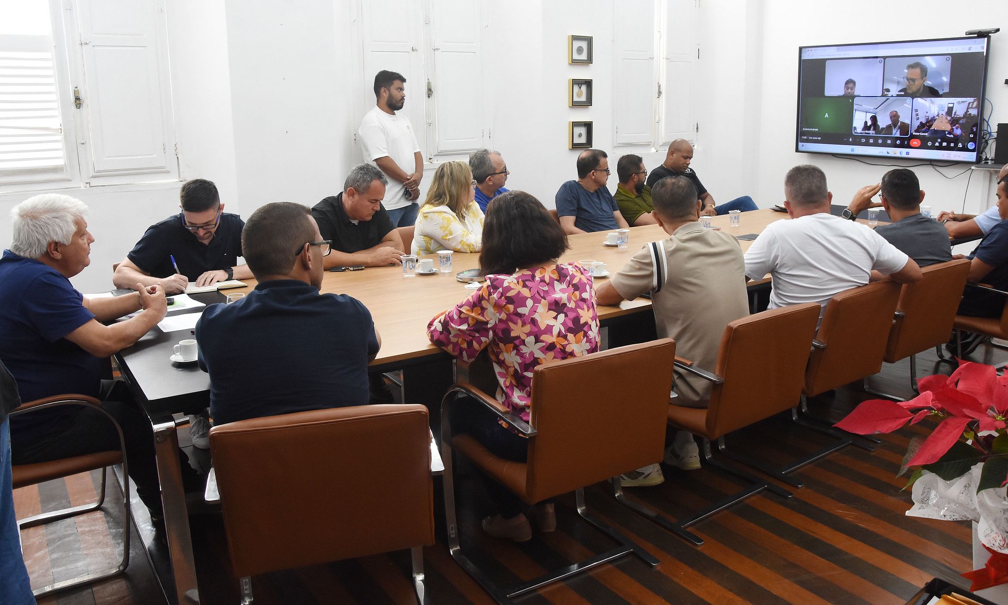 Prefeitura de Angra e Câmara cobram ações da Enel para reduzir quedas de energia