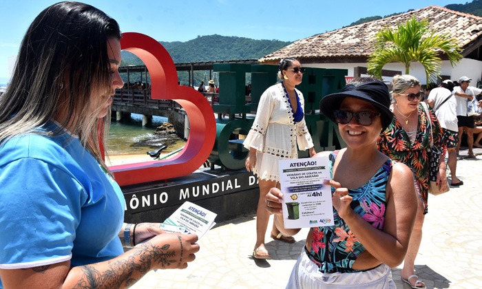 Capa da notícia: Prefeitura promove campanha educativa sobre descarte de lixo na Vila do Abraão