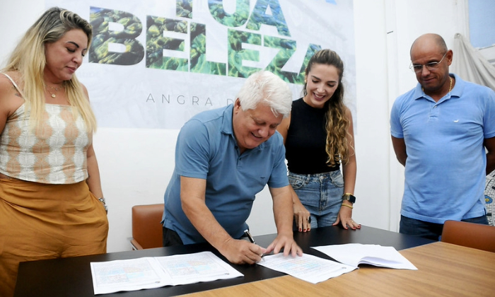 Capa da notícia: Prefeitura de Angra fortalece rede de apoio a pessoas com TEA