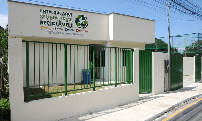 Capa da notícia: EcoPonto é inaugurado no Morro do Moreno