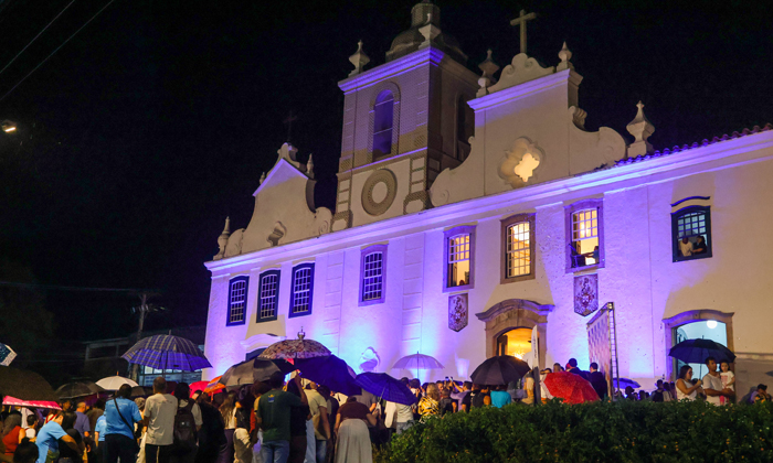 Capa da notícia: Um símbolo de Angra renasce: Igreja do Carmo é reaberta