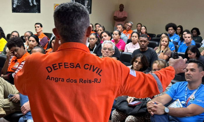 Capa da notícia: Seminário da Defesa Civil reforça prevenção e mobiliza lideranças comunitárias