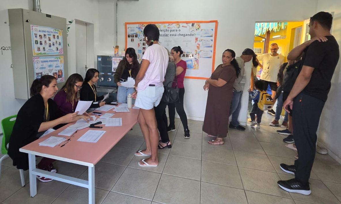 Capa da notícia: Eleição dos Conselhos Escolares fortalece gestão democrática nas escolas de Angra